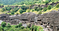 Ajanta: Caves outside