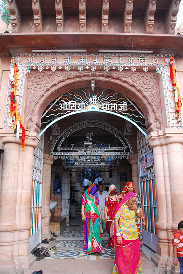 Eingang-der-Sachiya-Mata-tempel