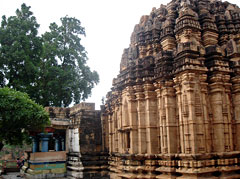 Belgaum: Temple at Gokak falls