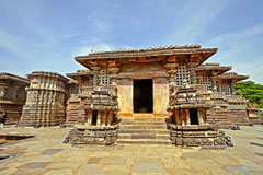 Halebid: Hoysaleshwara Shiva temple