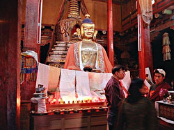 Buddha statue at Hemis gompa