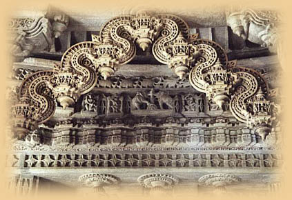 Das Tor von einem Jain Tempel, Indien