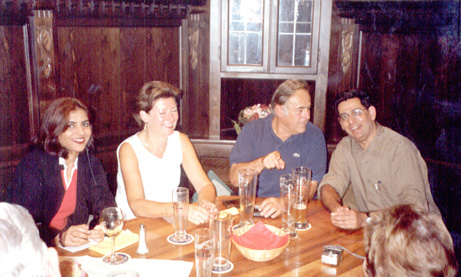 Wiedersehen der Reisegruppe und Indo Vacations Team 